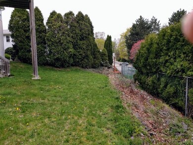 8 Olivia Dr, Cranston, RI 02921 - photo 4