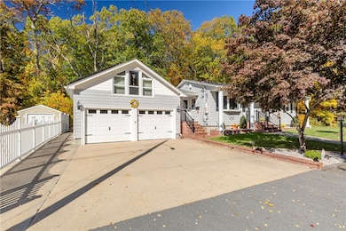 12 Wadsworth Ave, Smithfield, RI 02917 - photo 4