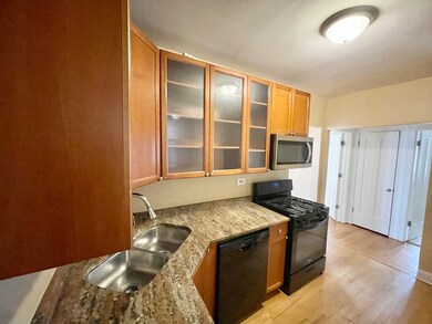 6318 N Mozart St unit 2R, Chicago, IL 60659 - photo 3