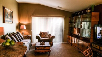 FAMILY ROOM.jpg