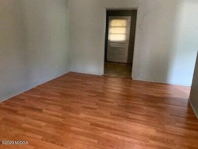 2405Ibexfrontliving