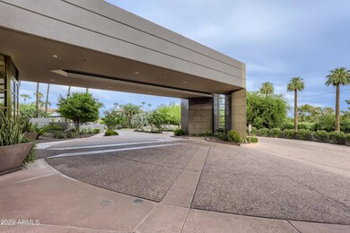 Circular drive up to front Portico