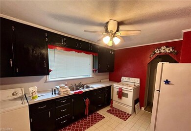 2400 Eastover Place, High Point, NC 27265 - photo 5