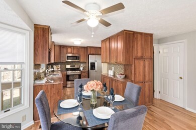 3602 Fishers Hill Ct, Fairfax, VA 22033 - photo 5