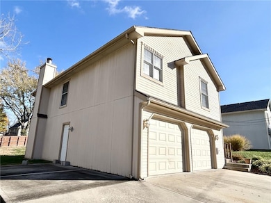 1107 S 14th St, Leavenworth, KS 66048 - photo 3