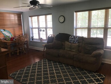 4334 Hallfield Manor Dr, Nottingham, MD 21236 - photo 4