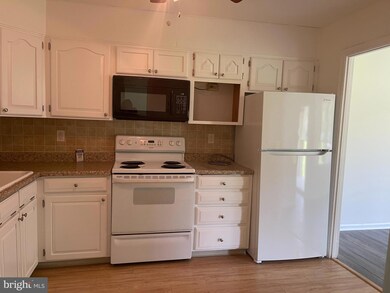 1002 Brinker Dr unit 101, Hagerstown, MD 21740 - photo 4