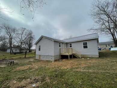 619 Maple St, Manchester, TN 37355 - photo 5