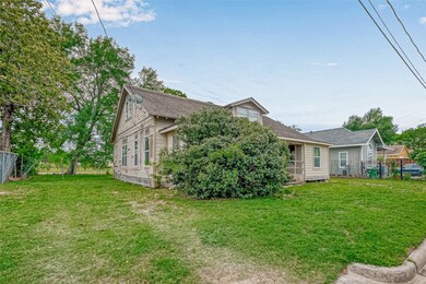 1221 Mathis St, Houston, TX 77009 - photo 2