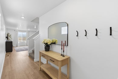 477 N Scuttlebutt Ln, Saratoga Springs, UT 84045 - photo 2