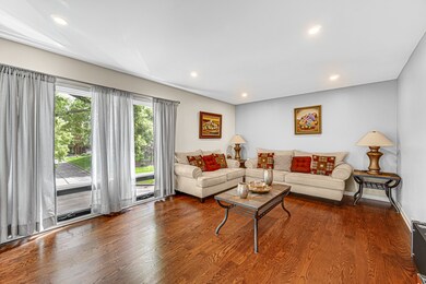 3821 Appian Way unit T14F, Glenview, IL 60025 - photo 3