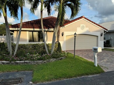 6100 Manchester Ln, Davie, FL 33331 - photo 4