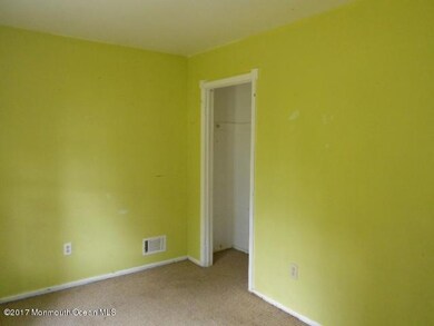 352-384129 - Bedroom 3 - different angle
