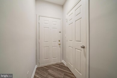 4408 Helmsford Ln unit 201, Fairfax, VA 22033 - photo 4