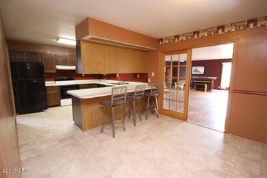 Kitchen dining