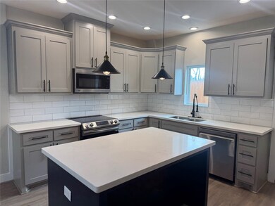 2413 Glen Ln unit D, Houston, TX 77088 - photo 5