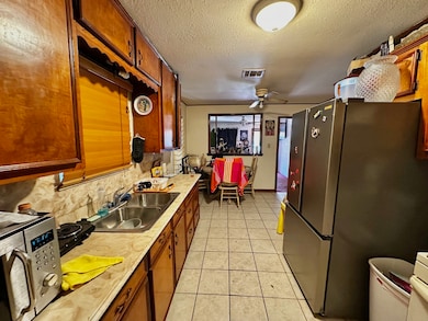 2222 N Washington Ave, Pearland, TX 77581 - photo 6