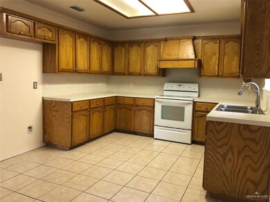 2109 Bald Cypress, Weslaco, TX 78596 - photo 7