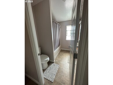 2010 SW 3rd St, Corvallis, OR 97333 - photo 5