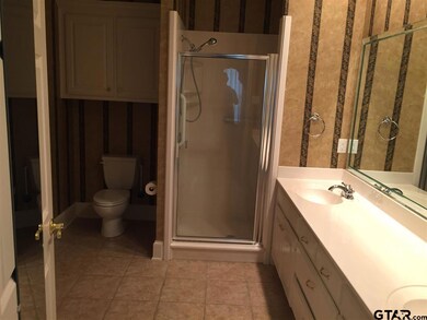 1911 1911 Hollyglen Dr, Tyler, TX 75703 - photo 4