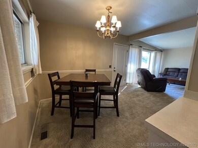 1205 N Cherokee Ave, Claremore, OK 74017 - photo 5