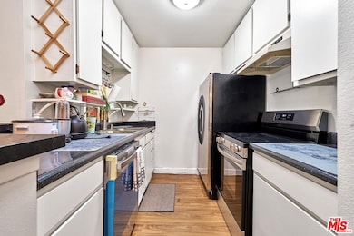 Park Villas unit 160, Los Angeles, CA 90020 - photo 7