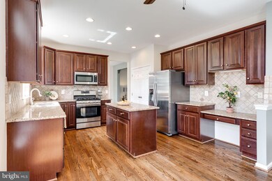 2440 Trimaran Way, Woodbridge, VA 22191 - photo 5