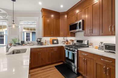 35 Upland Rd unit 2, Cambridge, MA 02140 - photo 2