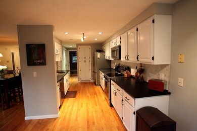 39 Lebeaux Dr, Shrewsbury, MA 01545 - photo 4