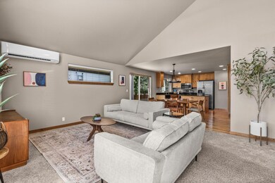 2594 NE 8th St, Bend, OR 97701 - photo 5