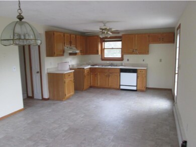 2 Sandy Brook Ln, Londonderry, NH 03053 - photo 3
