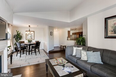 Quaker Hill Community unit 425, Alexandria, VA 22314 - photo 4