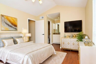 2120 Wilcrest Dr unit 113, Houston, TX 77042 - photo 4