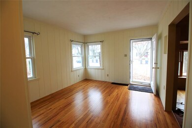 Beautiful natural light in this room.