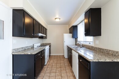 1290 Appletree Ln, Aurora, IL 60506 - photo 4