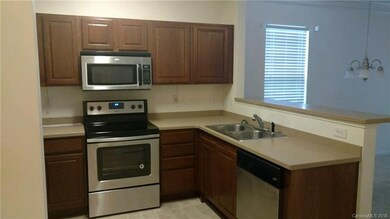 411 Appeldoorn Cir unit 411, Asheville, NC 28803 - photo 3