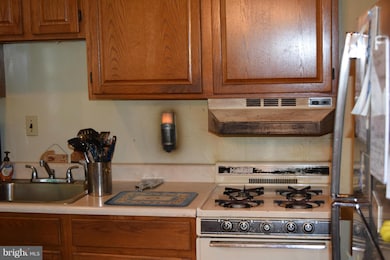 5651 Fenwick Dr, Alexandria, VA 22303 - photo 5