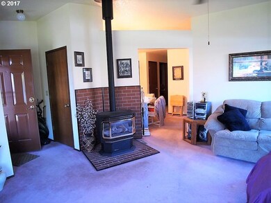 635 Sherman Dr, the Dalles, OR 97058 - photo 5