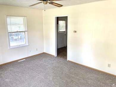 705 N Eisenhower Dr, Junction City, KS 66441 - photo 2