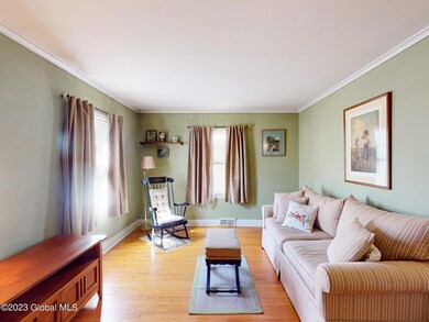 LIVING ROOM-4