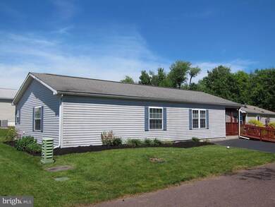 8 Adams Dr, Royersford, PA 19468 - photo 2