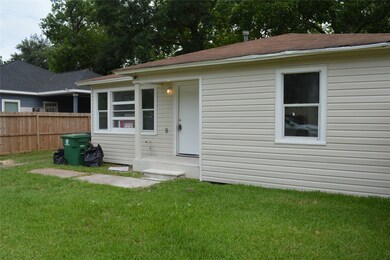 7509 Touchstone St unit A, Houston, TX 77028 - photo 2