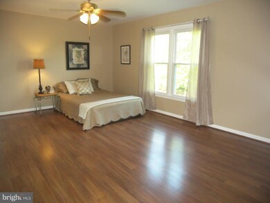 17372 Hilltop Dr, Purcellville, VA 20132 - photo 4