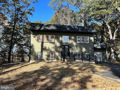 501 Skyline Dr, Allentown, PA 18103 - photo 2