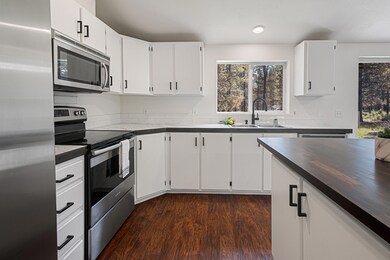 16093 Blackfeather Ln, La Pine, OR 97739 - photo 5