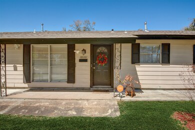 10107 Southport Dr, Houston, TX 77089 - photo 2
