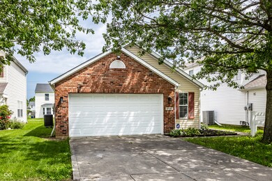 11552 Glenn Abbey Ln, Indianapolis, IN 46235 - photo 2