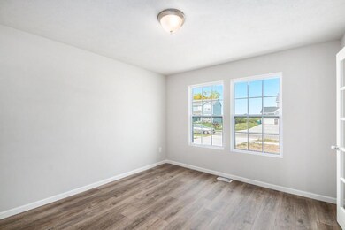 STG143-i2280-Den