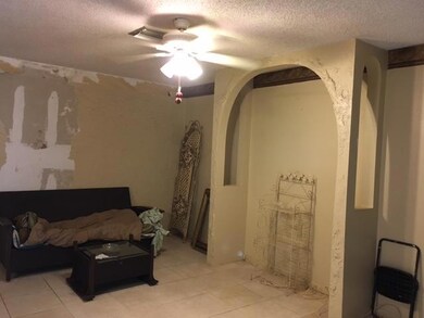 6 Crossings Living Room