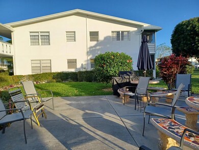 421 Windsor R, West Palm Beach, FL 33417 - photo 2